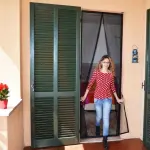 Zanzariere magnetiche, vivi l'estate senza insetti